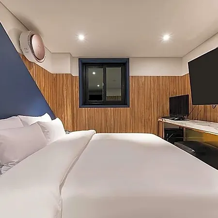 Newmond Hotel