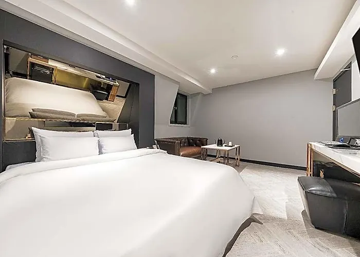 Hotel Newmond 3*